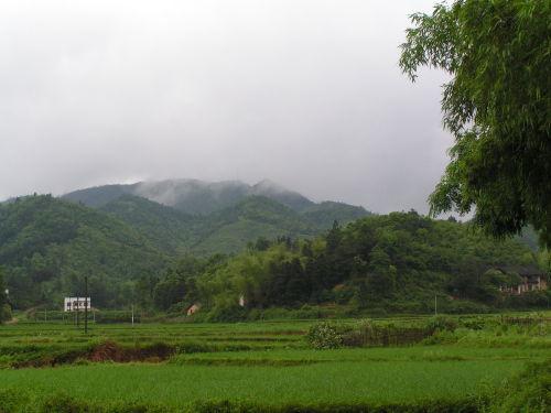 曉霞山